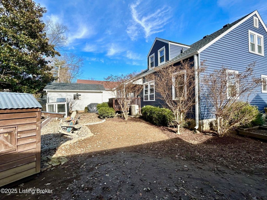 Photo of 516 Plainview Ave, Shelbyville, KY 40065 (MLS # 1704975)