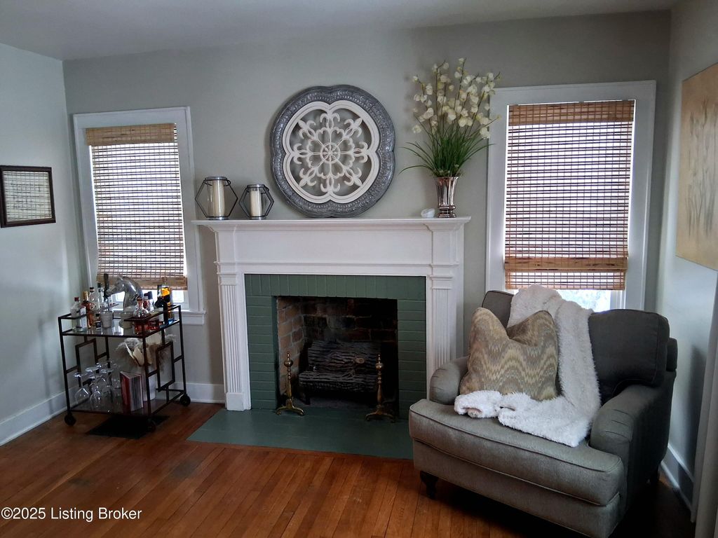 Photo of 516 Plainview Ave, Shelbyville, KY 40065 (MLS # 1704975)