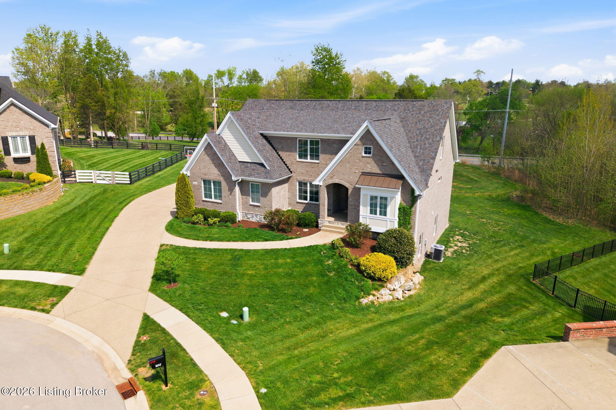 1652 Harmony Pointe Cir