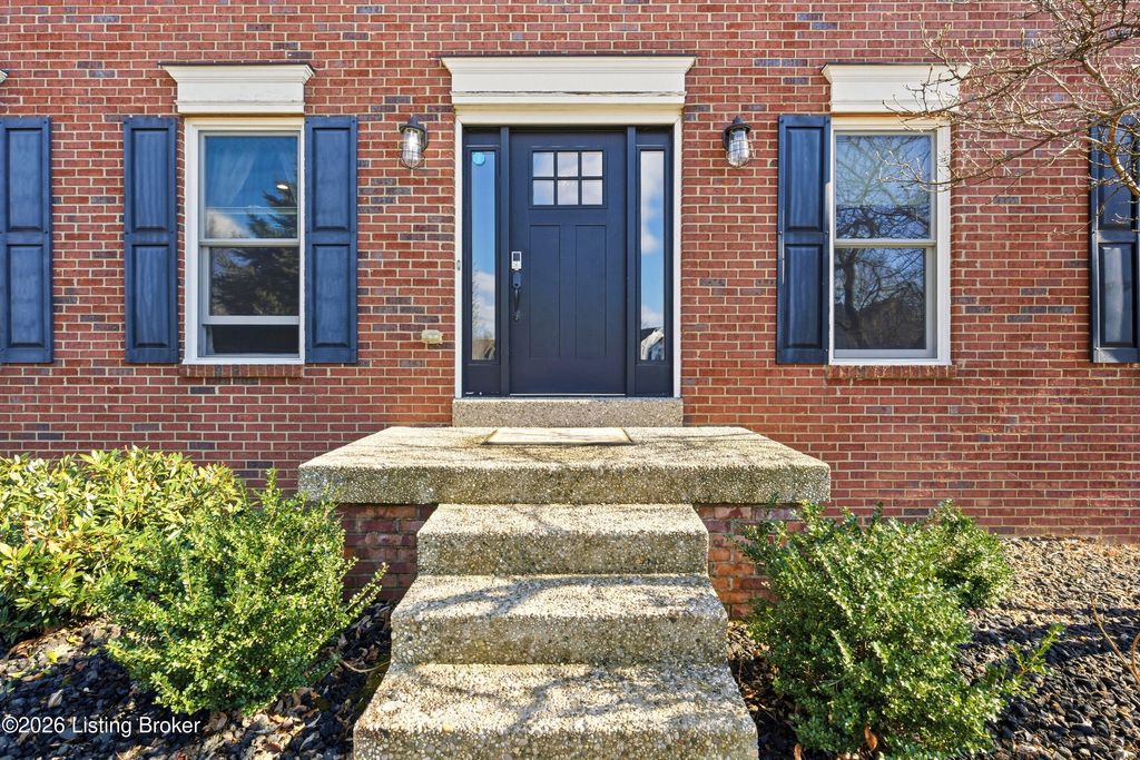 Photo of 12928 Willow Forest Dr, Louisville, KY 40245 (MLS # 1712116)