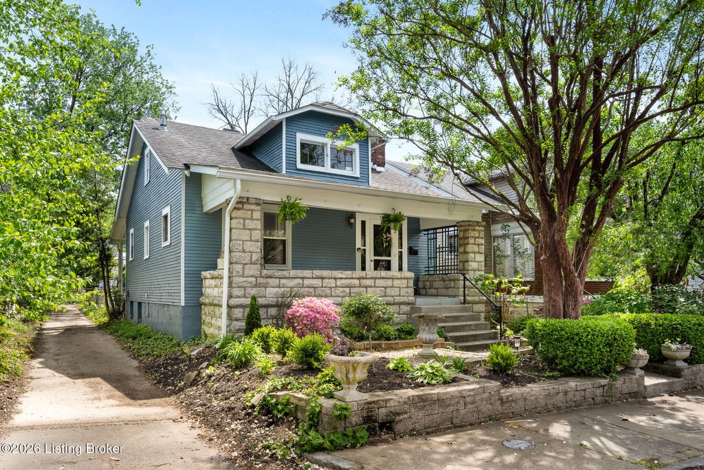 Photo of 1824 Stevens Ave, Louisville, KY 40205 (MLS # 1715361)