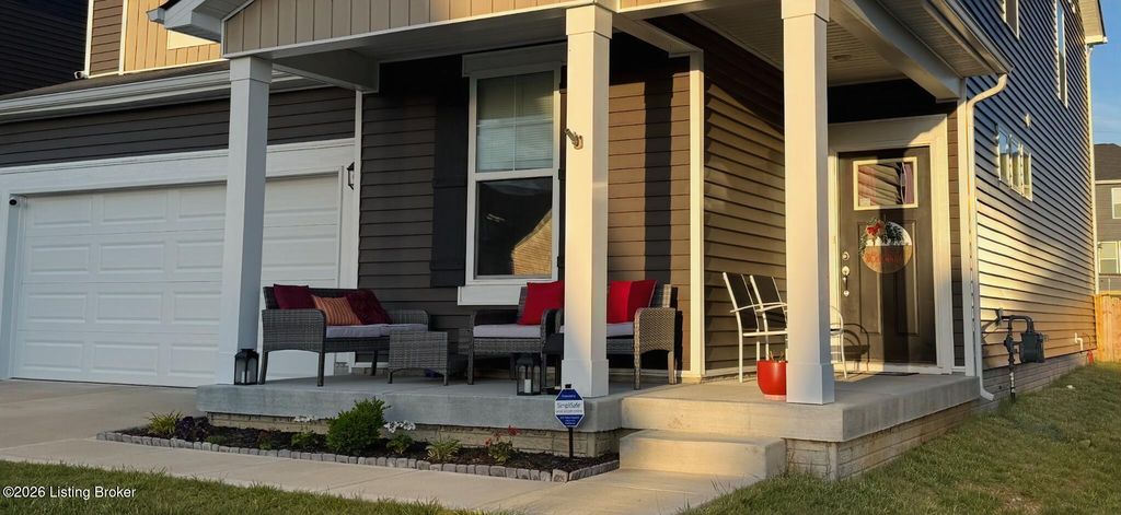 Photo of 3718 Creekstone Bluff Blvd, La Grange, KY 40031 (MLS # 1716119)