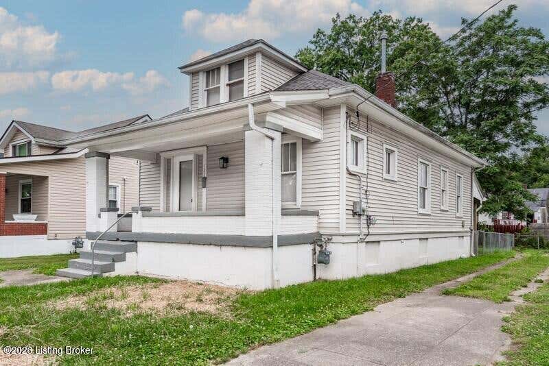 Photo of 122 S 42nd St, Louisville, KY 40212 (MLS # 1720243)