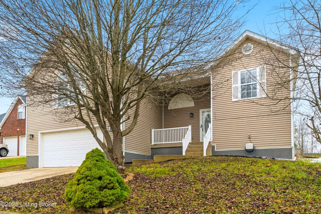 Photo of 219 Meadowlake Dr, Radcliff, KY 40160 (MLS # 1705590)