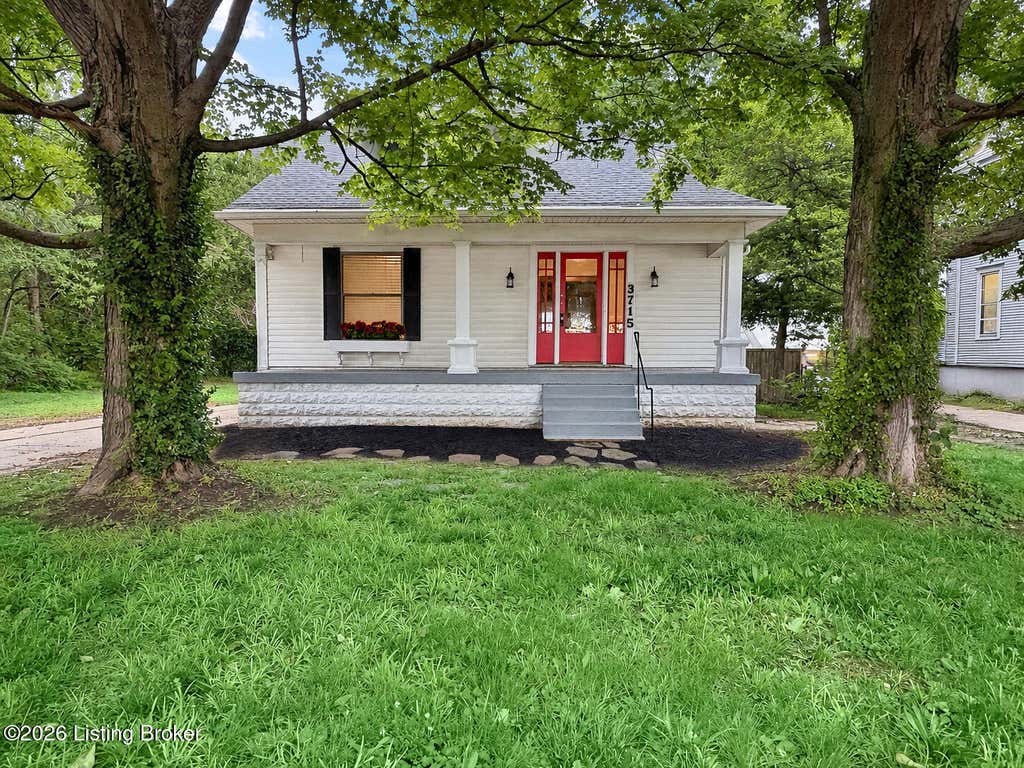 Photo of 3715 Dixie Hwy, Louisville, KY 40216 (MLS # 1725449)