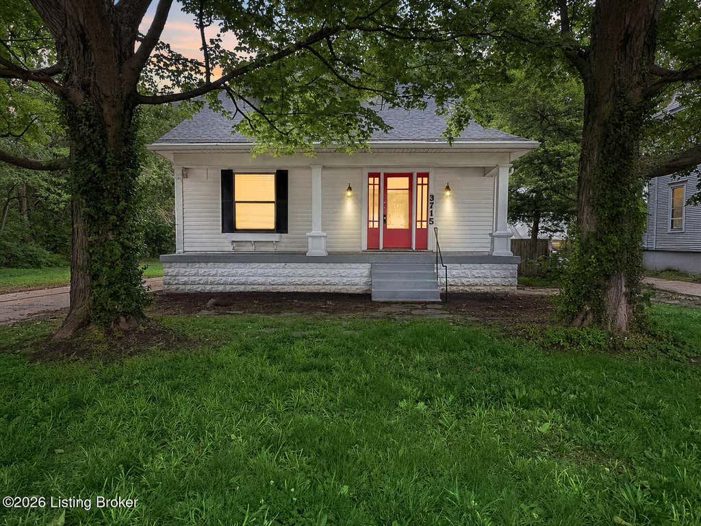 Photo of 3715 Dixie Hwy, Louisville, KY 40216 (MLS # 1725449)