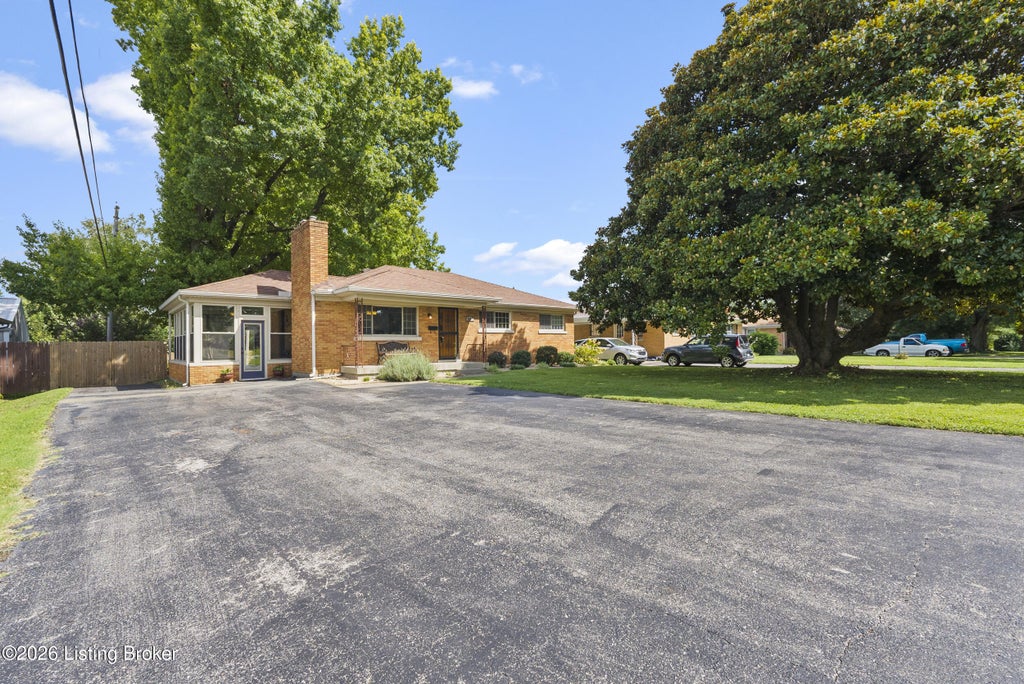 Photo of 4501 Saint Rita Dr, Louisville, KY 40219 (MLS # 1727546)
