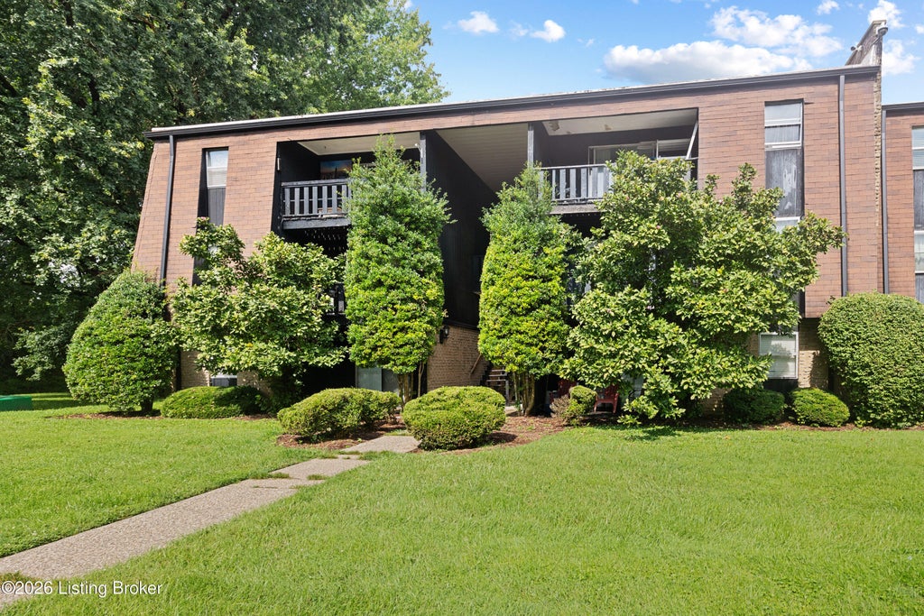 Photo of 3508 Lodge Ln #123, Louisville, KY 40218 (MLS # 1723138)