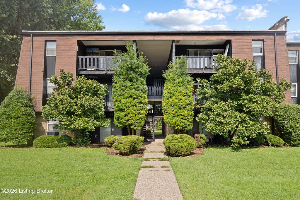 Photo of 3508 Lodge Ln #123, Louisville, KY 40218 (MLS # 1723138)