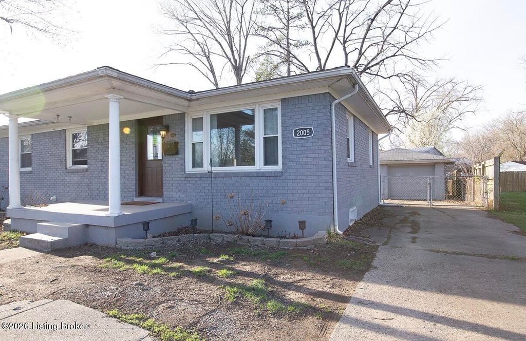 Photo of 2005 Upper Hunters Trace, Louisville, KY 40216 (MLS # 1711498)