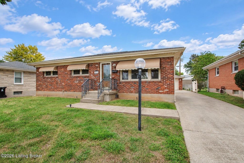 Photo of 3518 Deibel Way, Louisville, KY 40220 (MLS # 1728537)