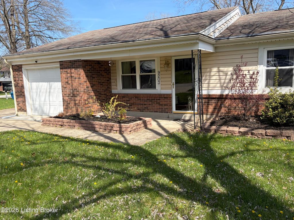 Photo of 9203 Bermuda Ct, Crestwood, KY 40014 (MLS # 1712841)