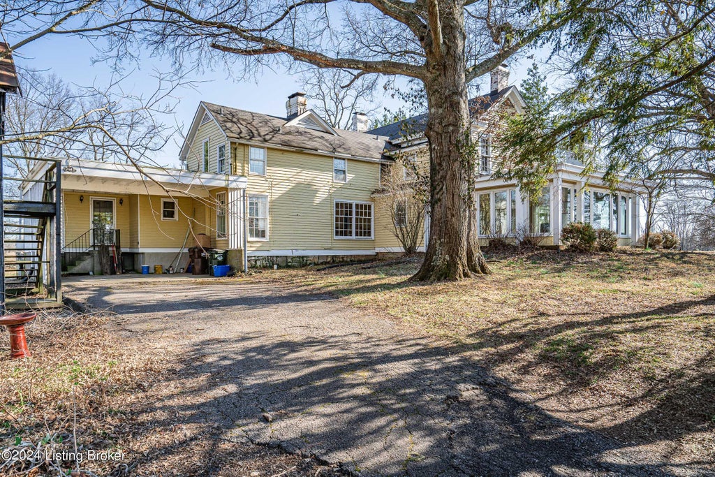 Photo of 8221 Wolf Pen Branch Rd, Prospect, KY 40059 (MLS # 1727274)