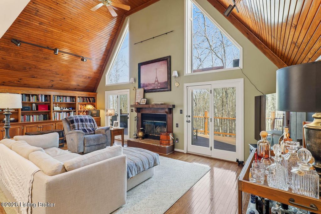 Photo of 1000 Hobbs Ln, Fisherville, KY 40023 (MLS # 1709216)