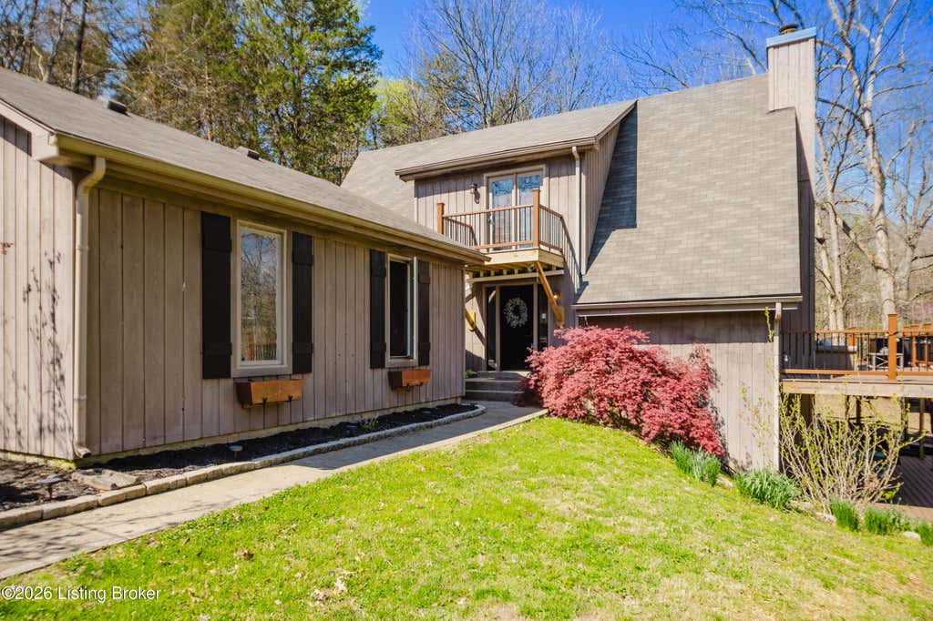 Photo of 1000 Hobbs Ln, Fisherville, KY 40023 (MLS # 1709216)