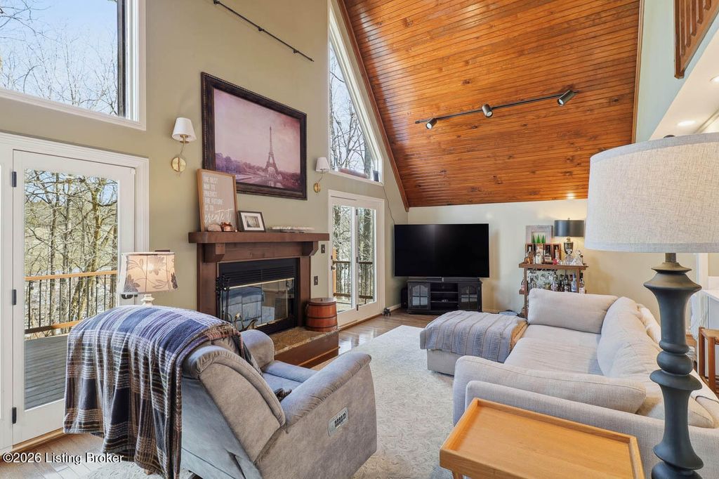 Photo of 1000 Hobbs Ln, Fisherville, KY 40023 (MLS # 1709216)