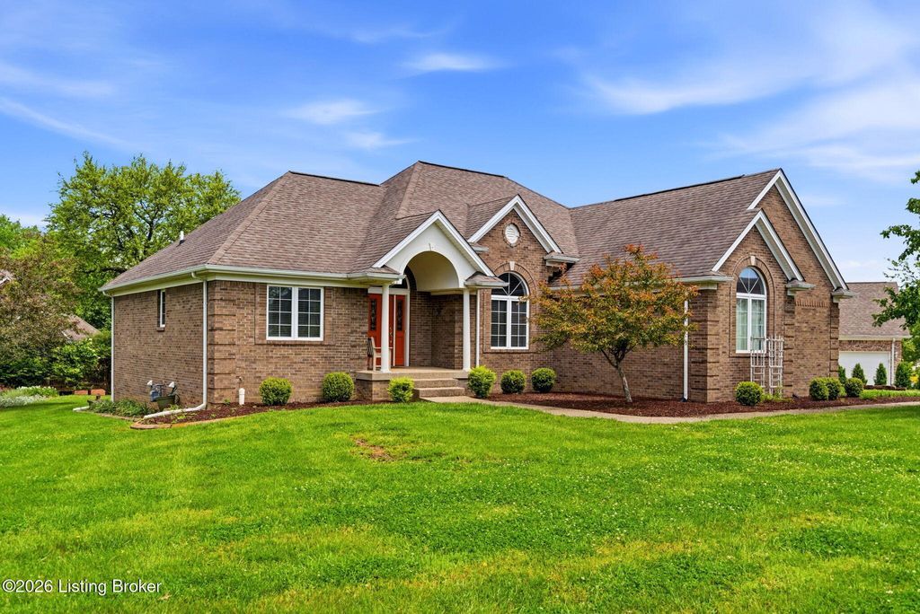 Photo of 1513 Mahogany Run Dr, La Grange, KY 40031 (MLS # 1716192)