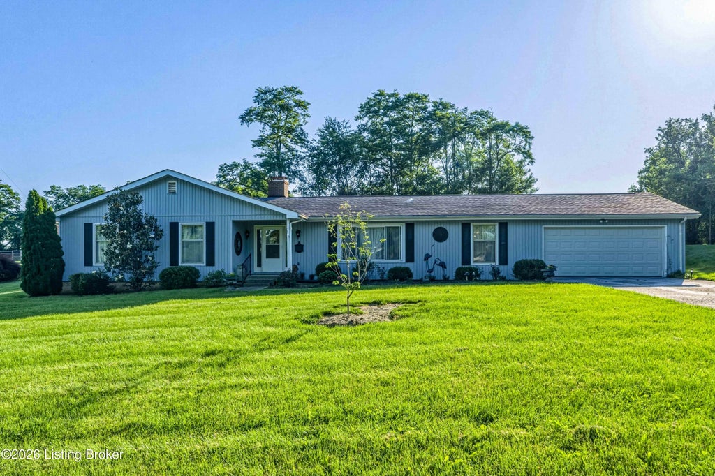Photo of 175 Blue Bird Dr, Shelbyville, KY 40065 (MLS # 1719566)