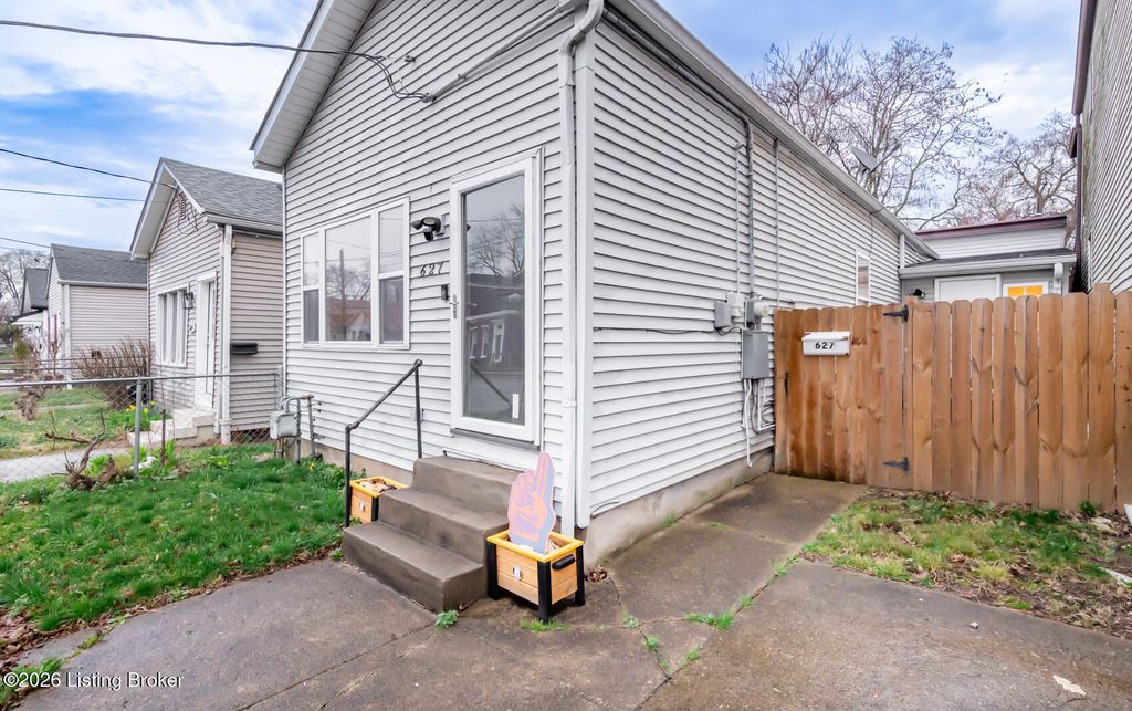 Photo of 627 Rubel Ave, Louisville, KY 40204 (MLS # 1714349)