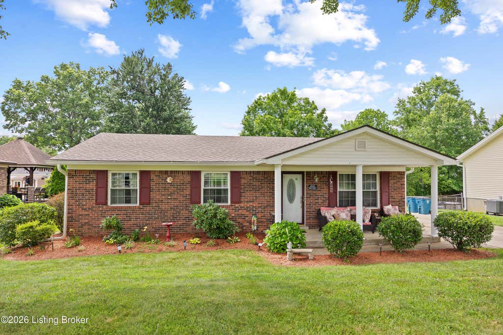 Photo of 7204 Gorham Way, Louisville, KY 40291 (MLS # 1725334)