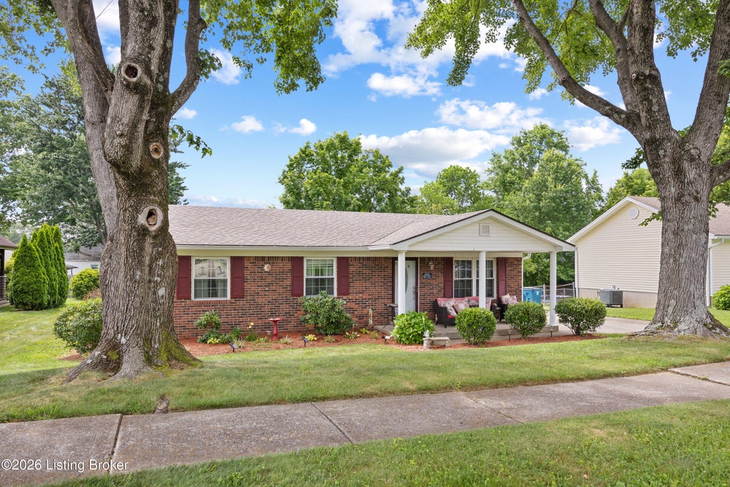 Photo of 7204 Gorham Way, Louisville, KY 40291 (MLS # 1725334)