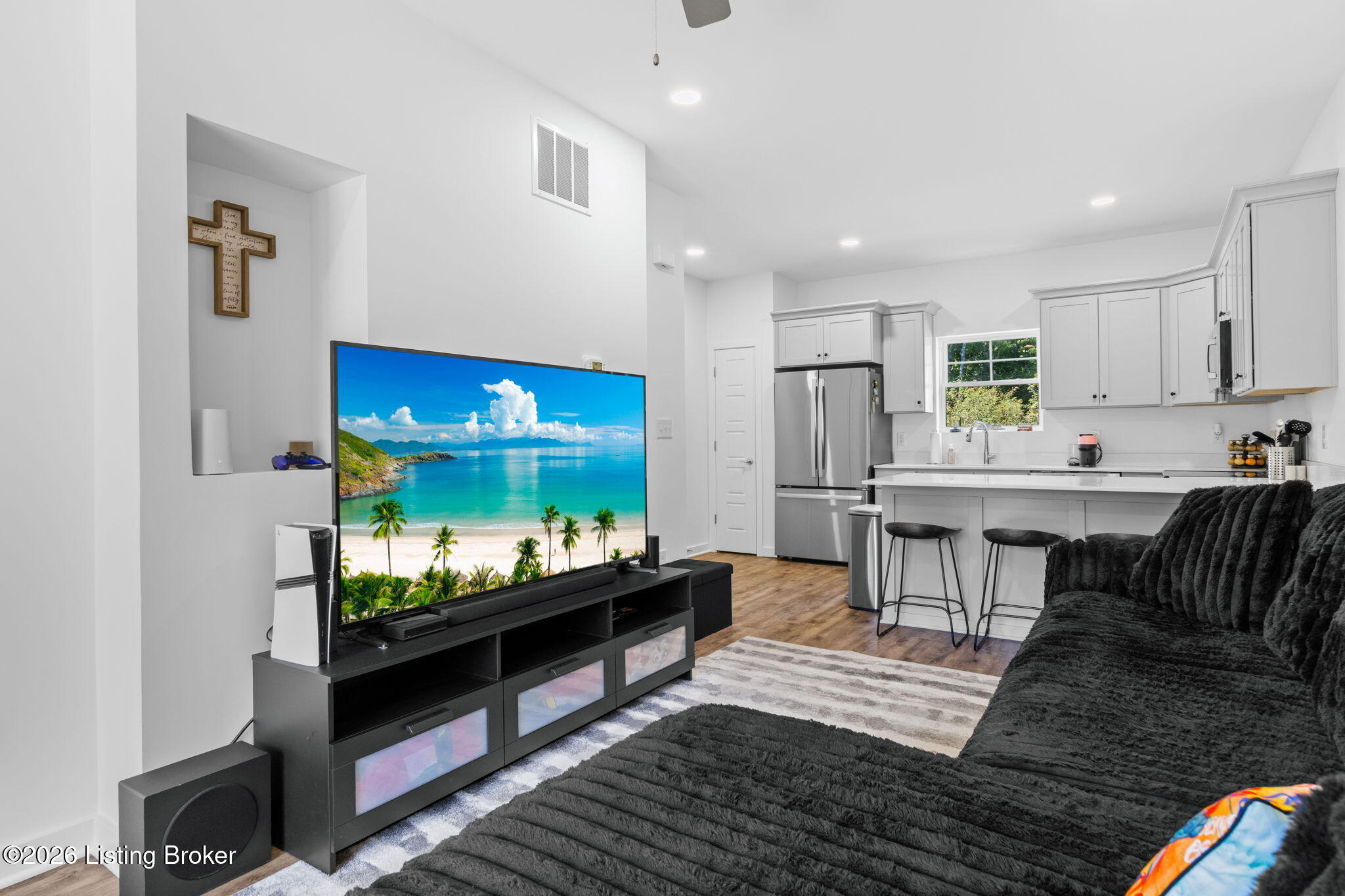7104 Park Vue Dr