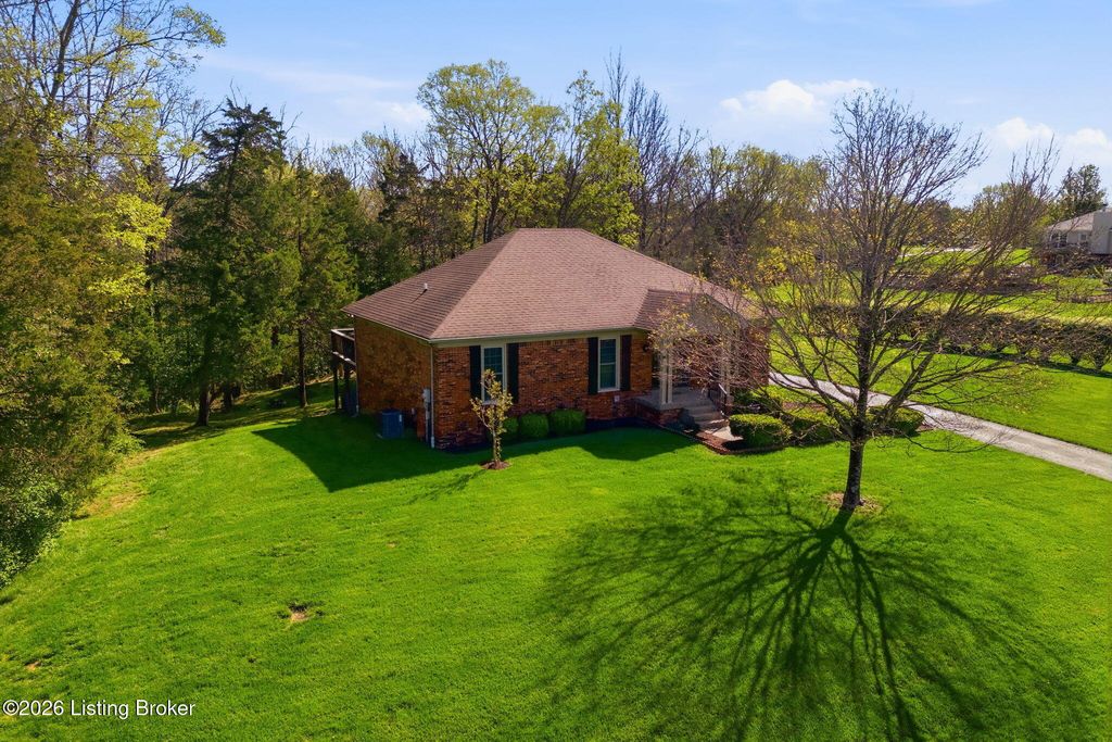 Photo of 3103 Pioneer Pl, Crestwood, KY 40014 (MLS # 1713838)