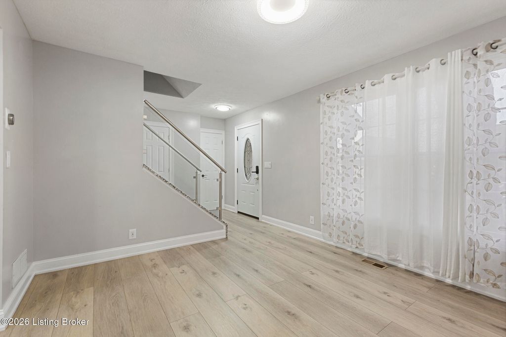 Photo of 5406 Big Sky Dr, Louisville, KY 40229 (MLS # 1706072)