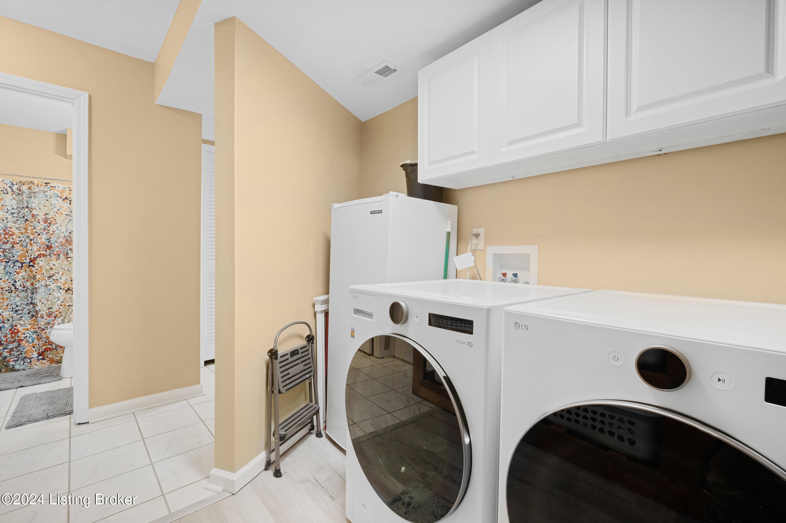 690 N Lakeview Dr, Louisville, Pennsylvania image 33