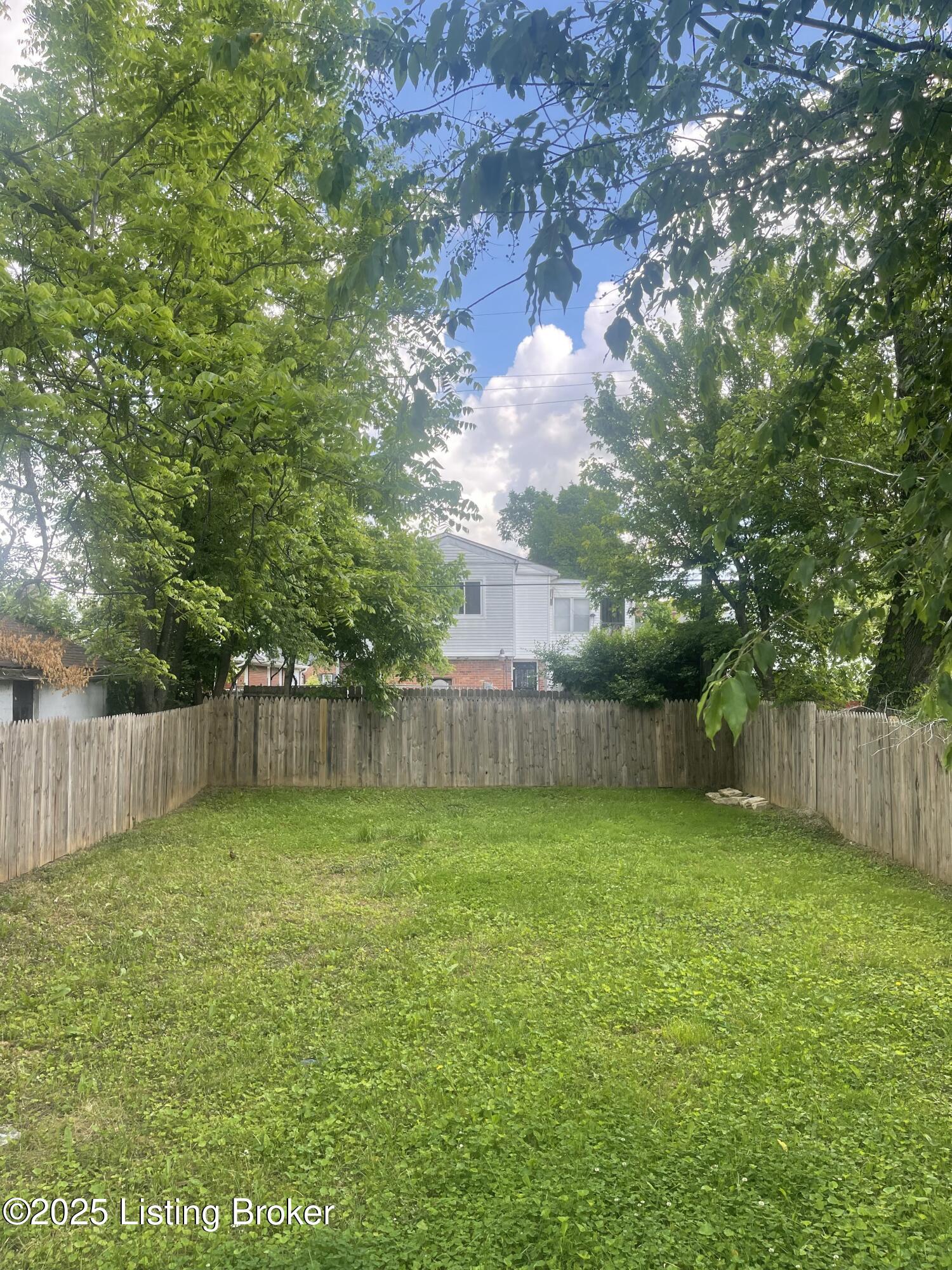 2313 Ratcliffe Ave, Louisville, Pennsylvania image 5