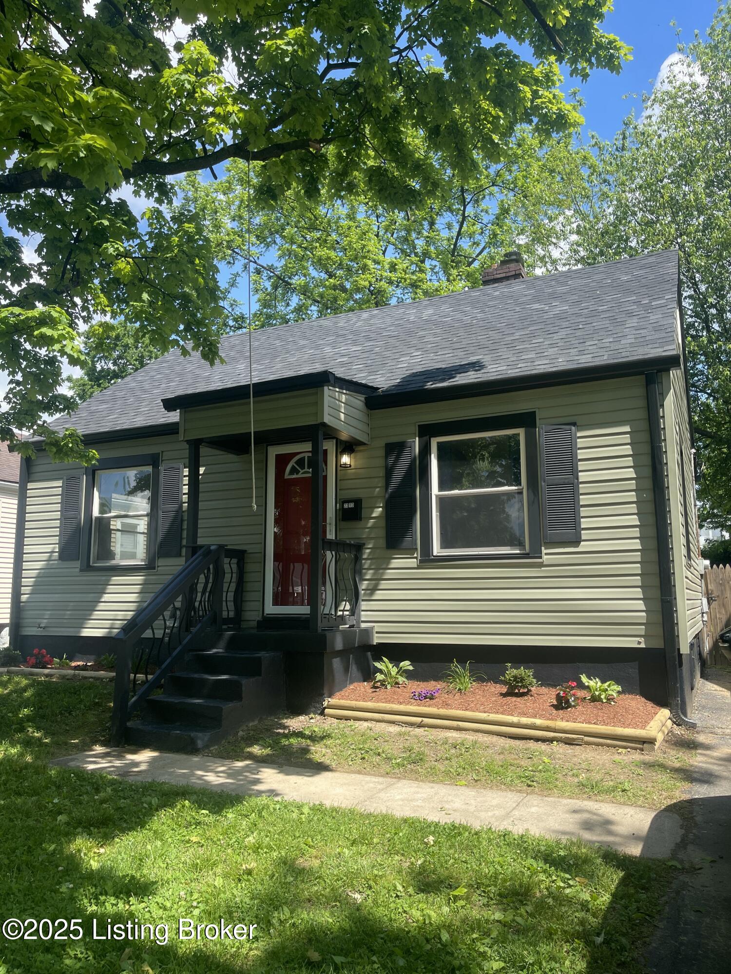 2313 Ratcliffe Ave, Louisville, Pennsylvania image 3