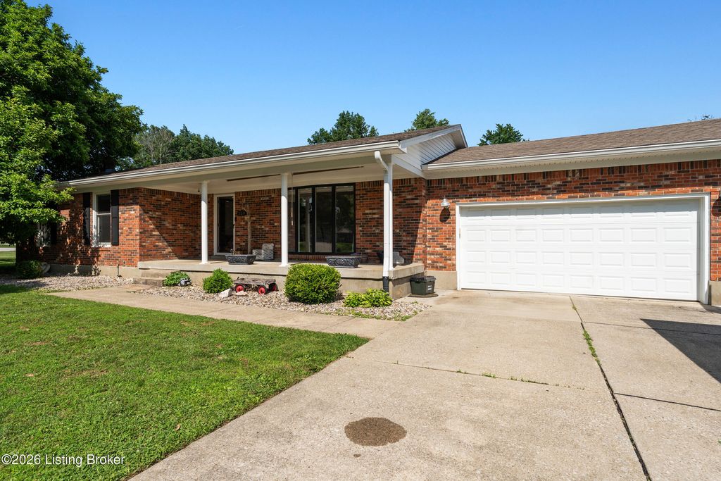 Photo of 259 Colonial Dr, Mt Washington, KY 40047 (MLS # 1718937)