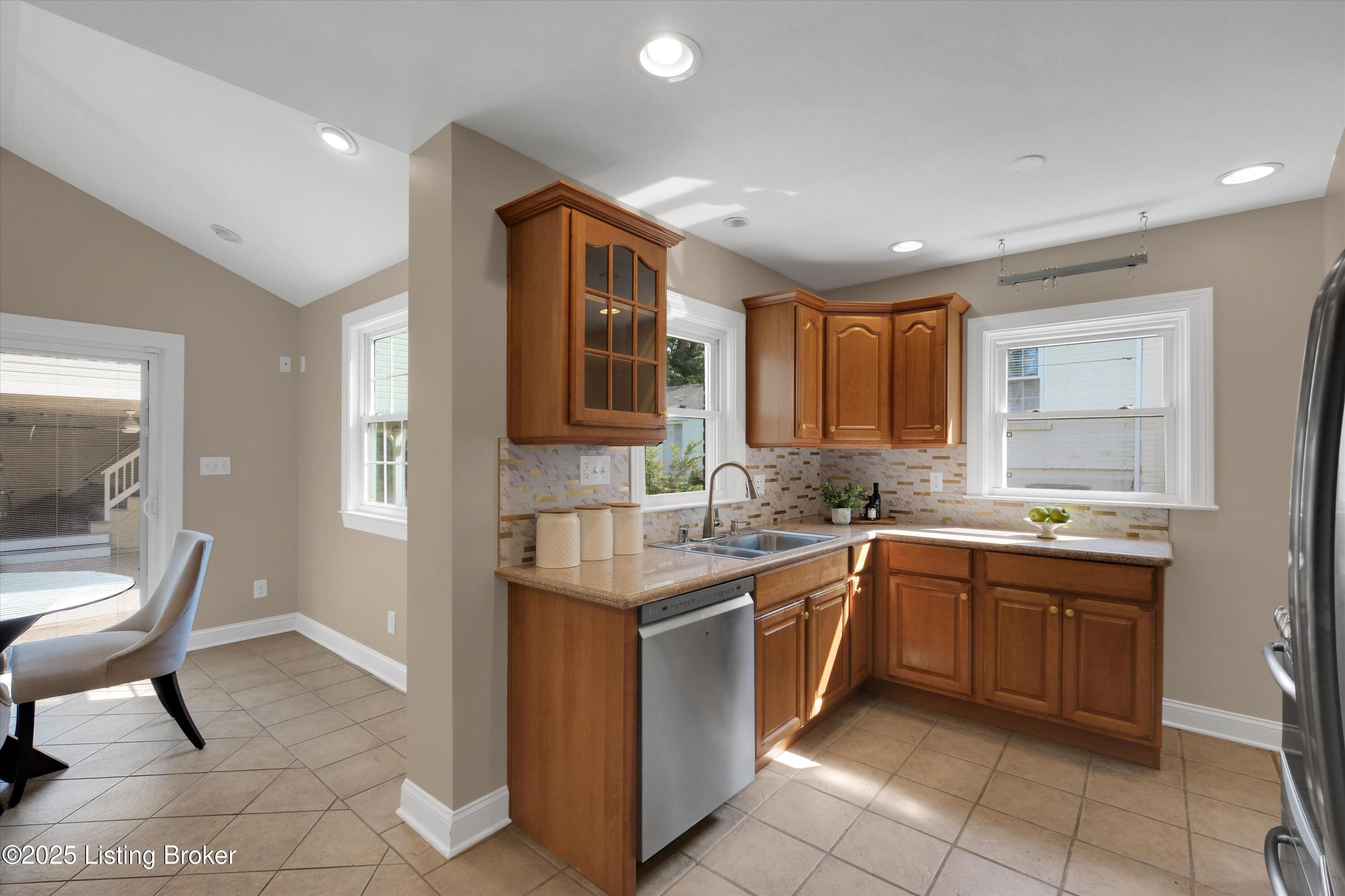3911 Alton Rd, Louisville, Kentucky image 14