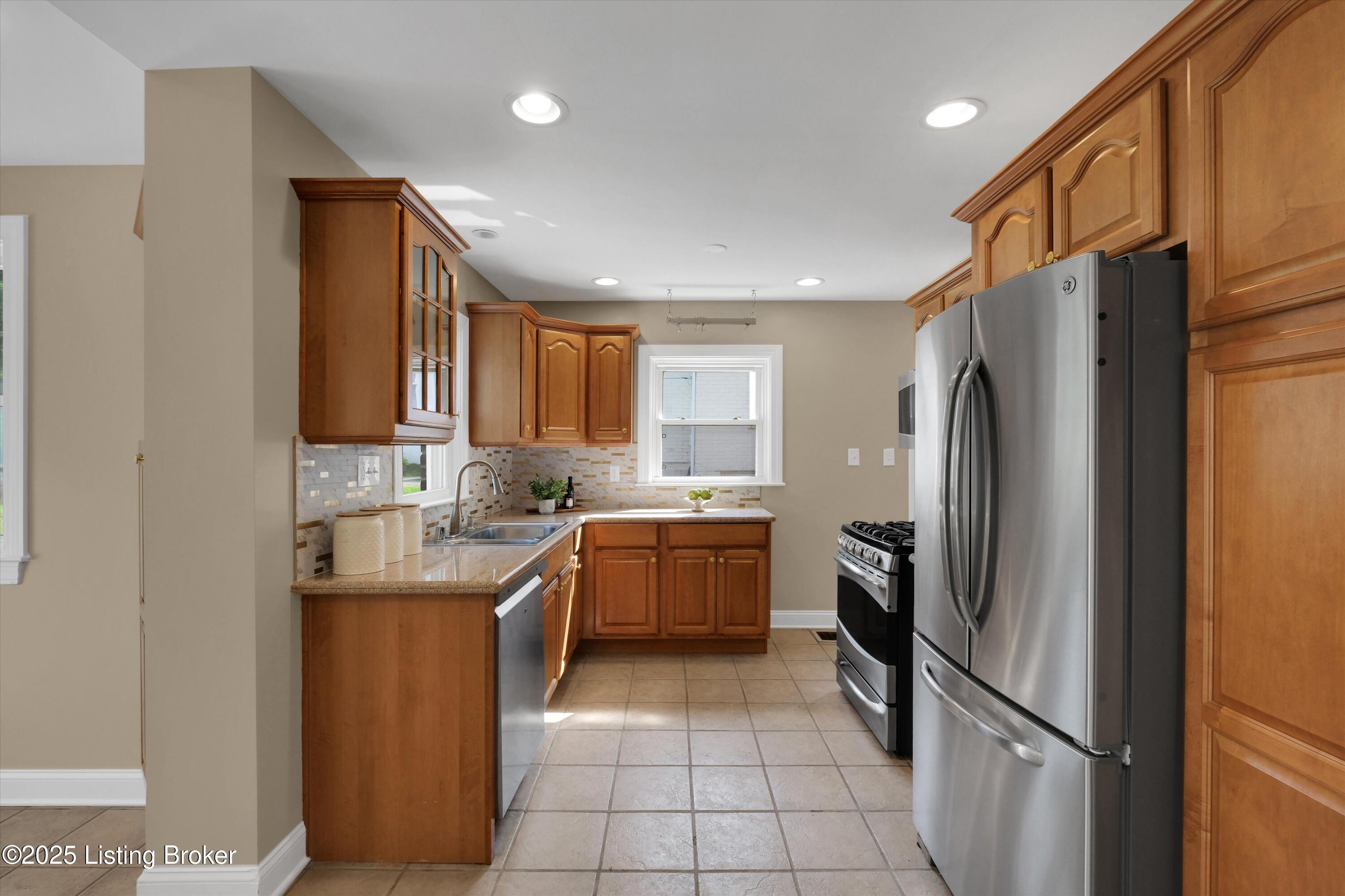 3911 Alton Rd, Louisville, Kentucky image 12