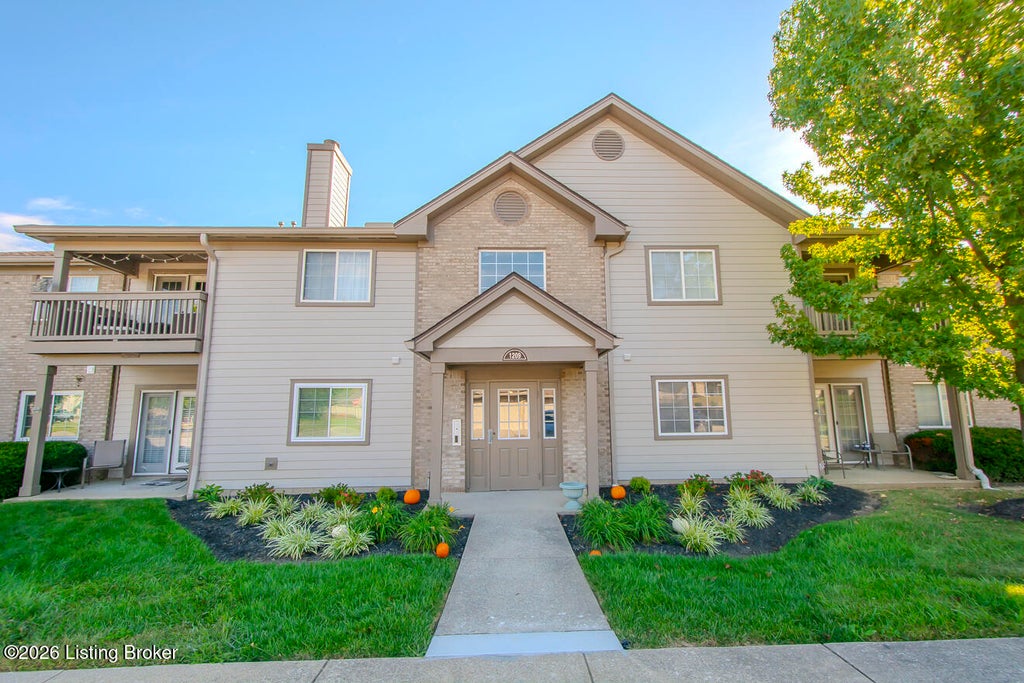 Photo of 1209 Winter Springs Ct #104, Louisville, KY 40243 (MLS # 1730614)