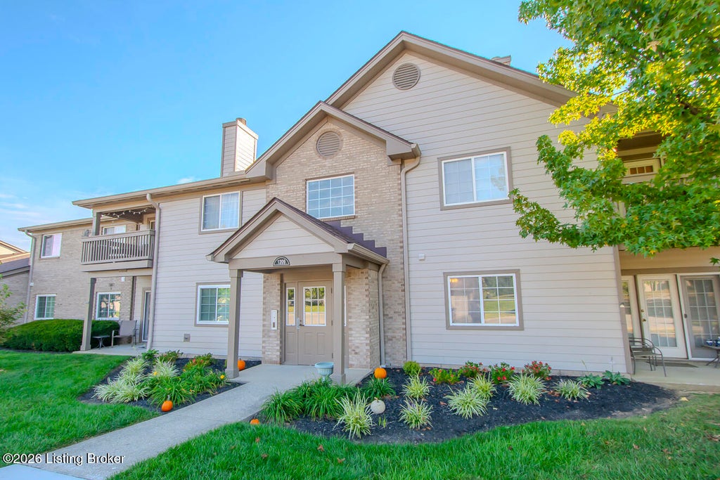 Photo of 1209 Winter Springs Ct #104, Louisville, KY 40243 (MLS # 1730614)