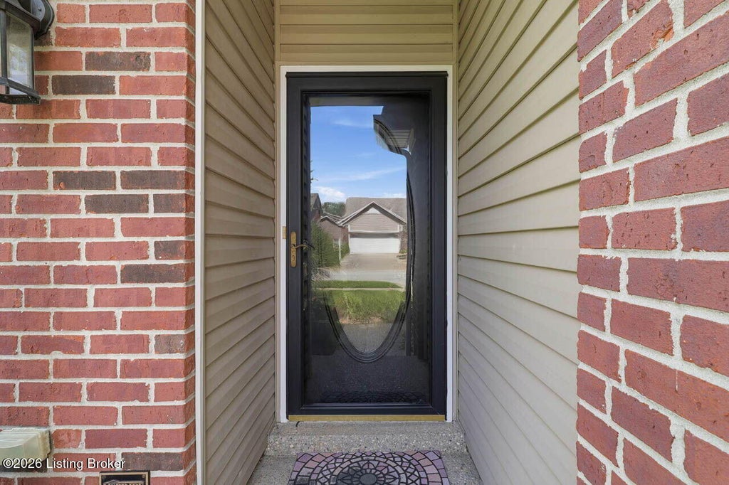 Photo of 3213 Stony Farm Dr, Jeffersontown, KY 40299 (MLS # 1730338)