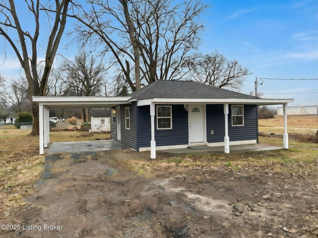 Photo of 3706 Kramers Ln, Louisville, KY 40216 (MLS # 1705671)