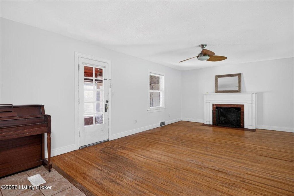 Photo of 2510 Goldsmith Ln, Louisville, KY 40218 (MLS # 1728214)