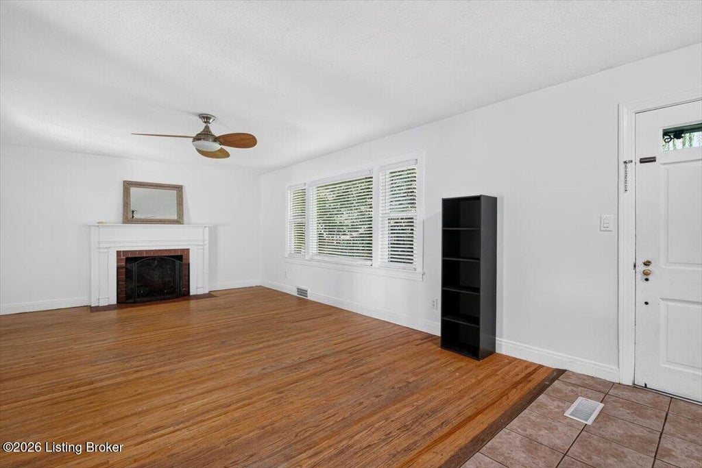Photo of 2510 Goldsmith Ln, Louisville, KY 40218 (MLS # 1728214)