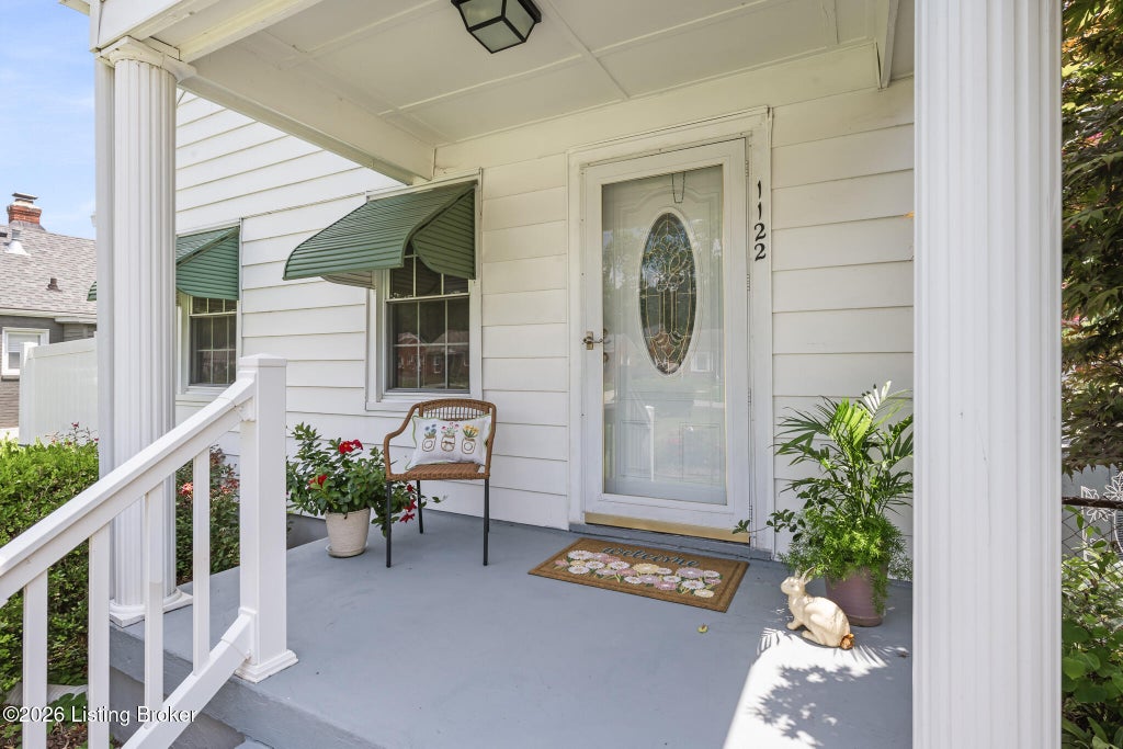 Photo of 1122 W Indian Trail, Louisville, KY 40213 (MLS # 1723872)