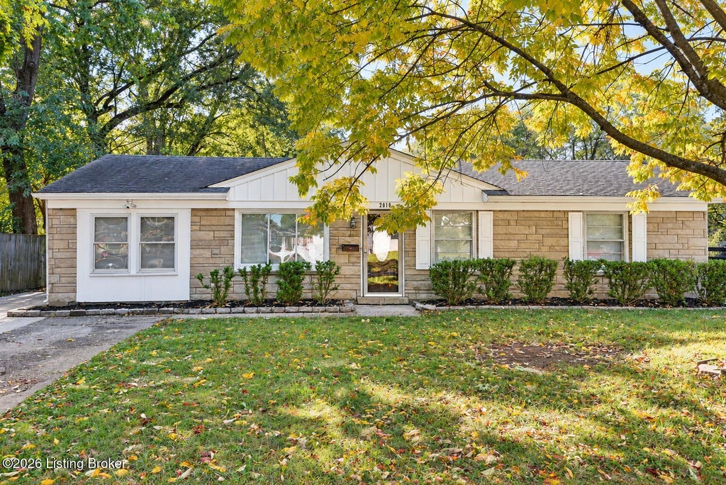 Photo of 2010 Cedarcrest Dr, Louisville, KY 40242 (MLS # 1732197)