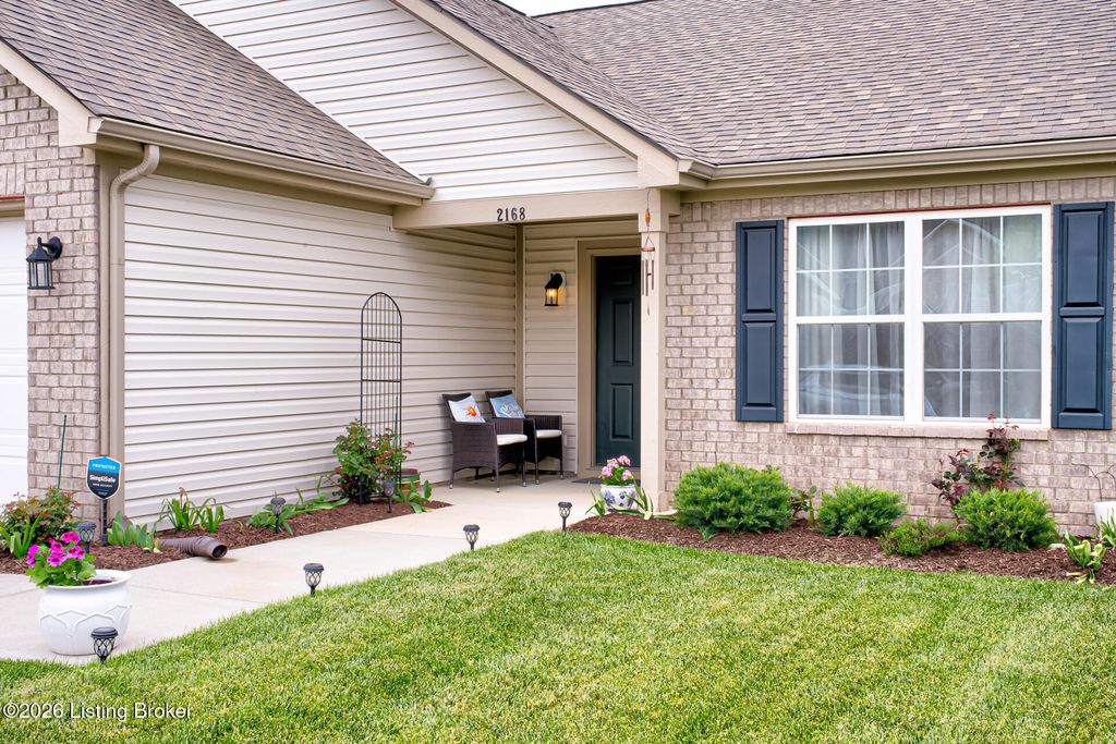 Photo of 2168 Carnegie Dr, Shelbyville, KY 40065 (MLS # 1714264)