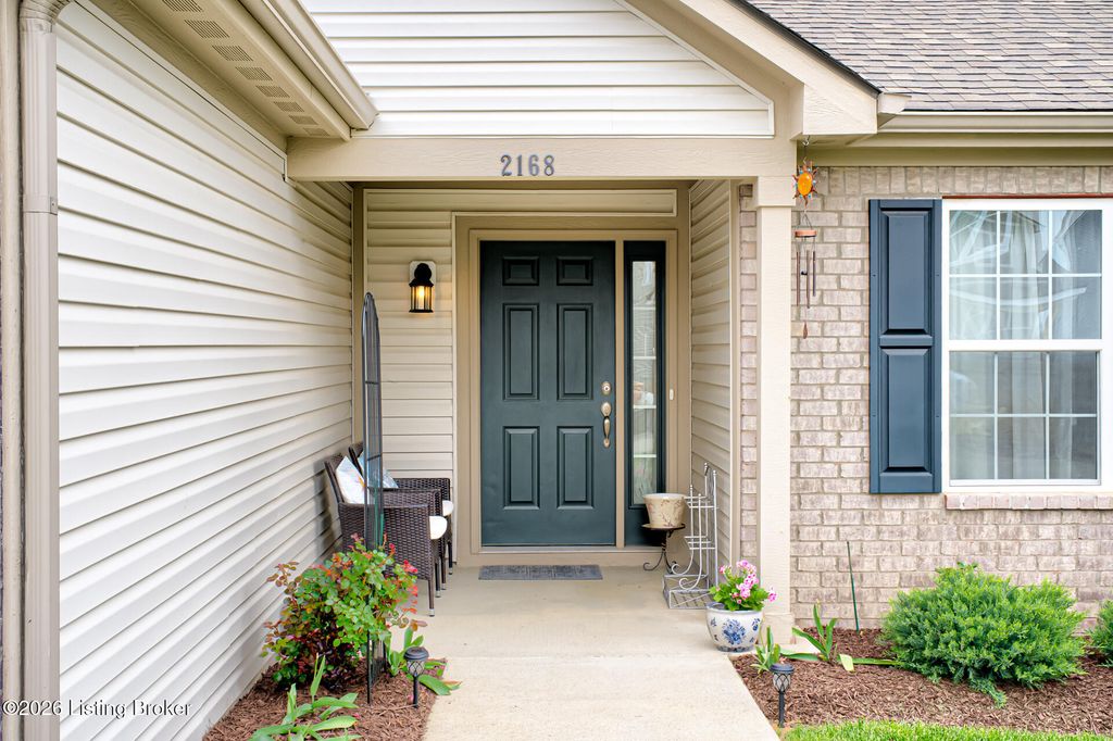 Photo of 2168 Carnegie Dr, Shelbyville, KY 40065 (MLS # 1714264)