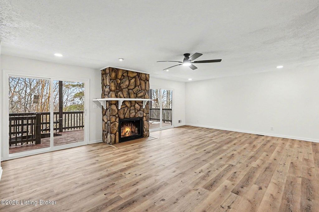 Photo of 5319 Rollingwood Trail, Louisville, KY 40214 (MLS # 1708433)