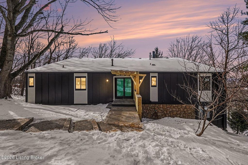 Photo of 5319 Rollingwood Trail, Louisville, KY 40214 (MLS # 1708433)