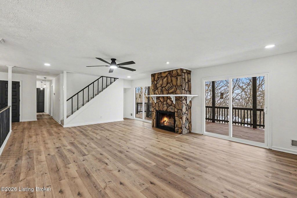 Photo of 5319 Rollingwood Trail, Louisville, KY 40214 (MLS # 1708433)