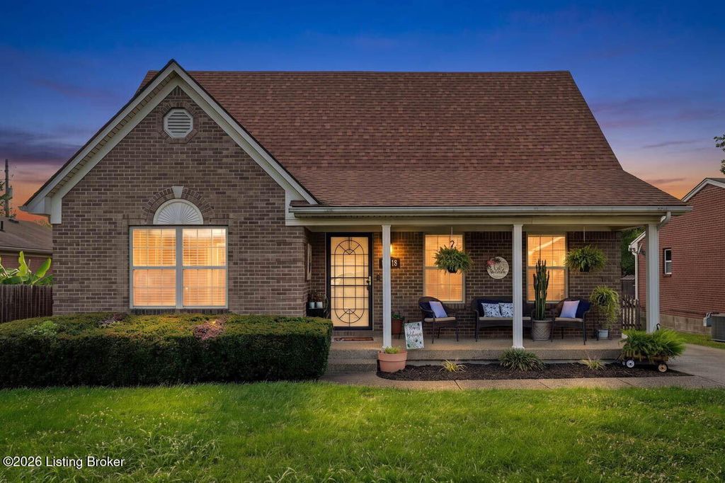 Photo of 10518 Autumn Creek Pl, Louisville, KY 40229 (MLS # 1723671)
