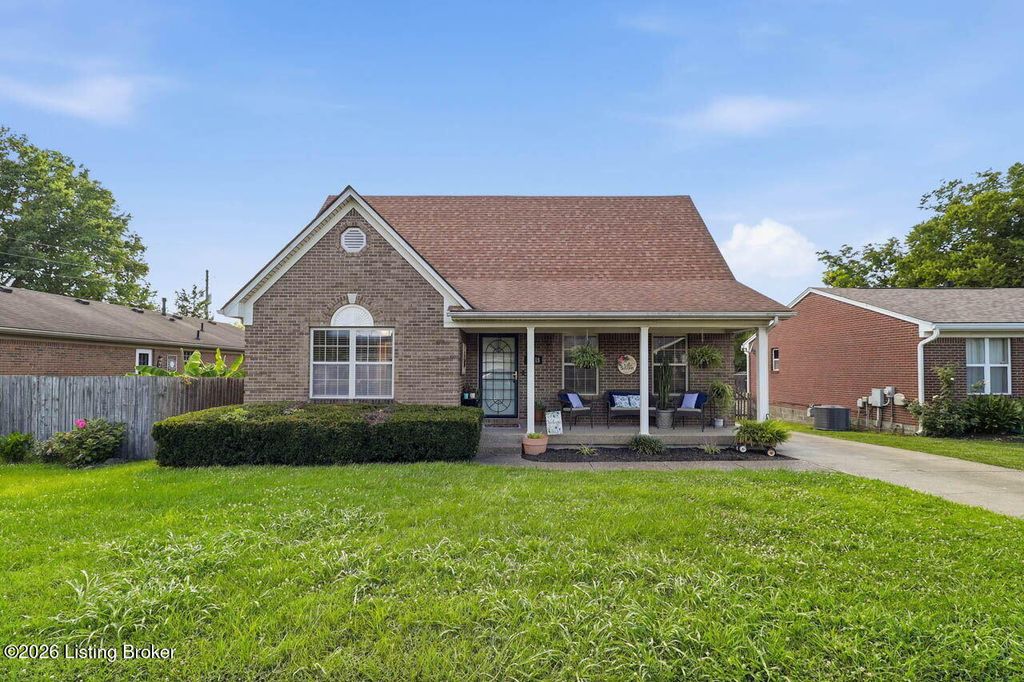 Photo of 10518 Autumn Creek Pl, Louisville, KY 40229 (MLS # 1723671)