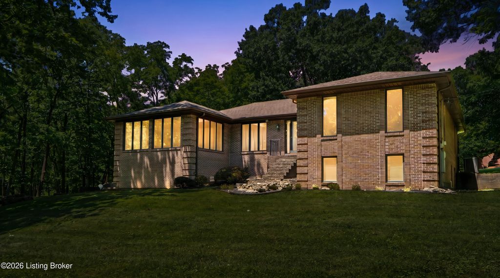 Photo of 306 Long Run Rd, Louisville, KY 40245 (MLS # 1721722)